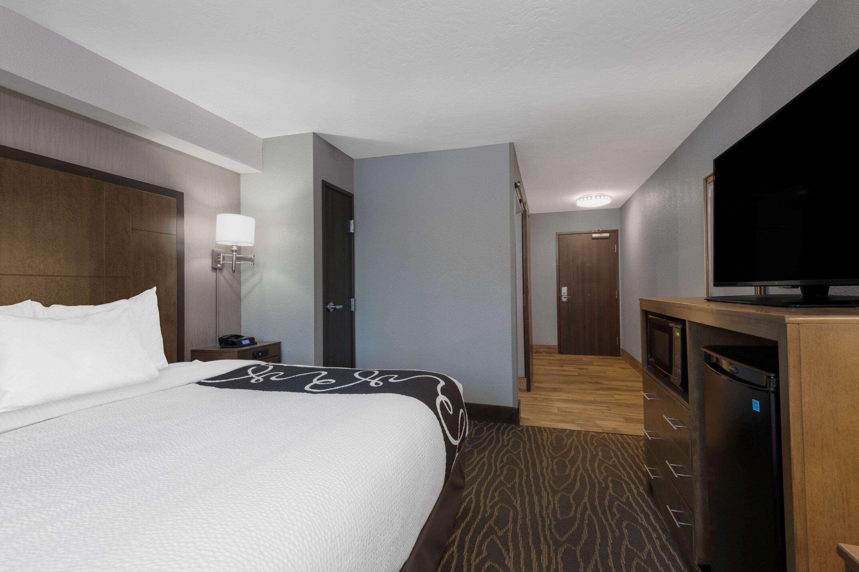 La Quinta By Wyndham Anchorage Airport Hotel Exterior foto