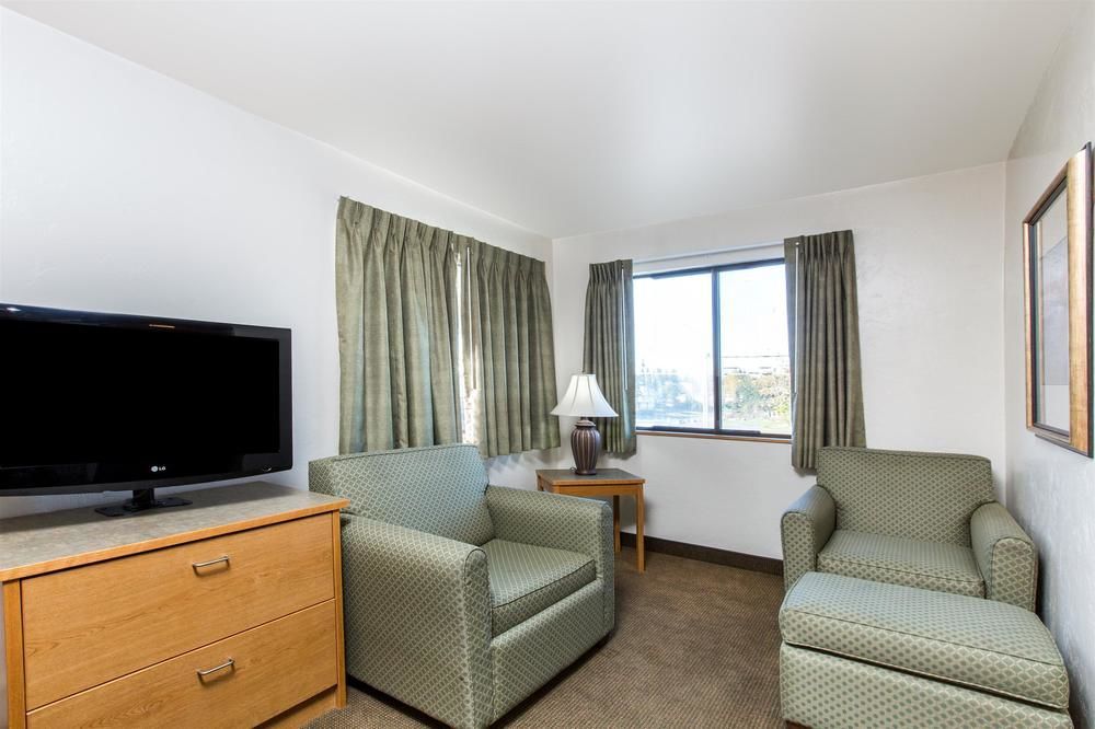 La Quinta By Wyndham Anchorage Airport Hotel Exterior foto